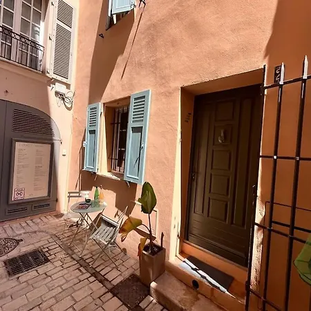 Fishermans House Tropez 圣特罗佩